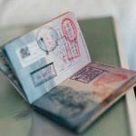 perbedaan paspor dan visa